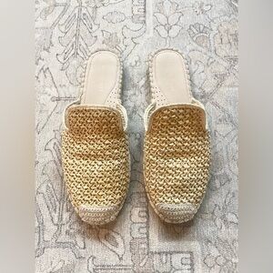 Madden Girl Raffia Slides. Size 9.5.